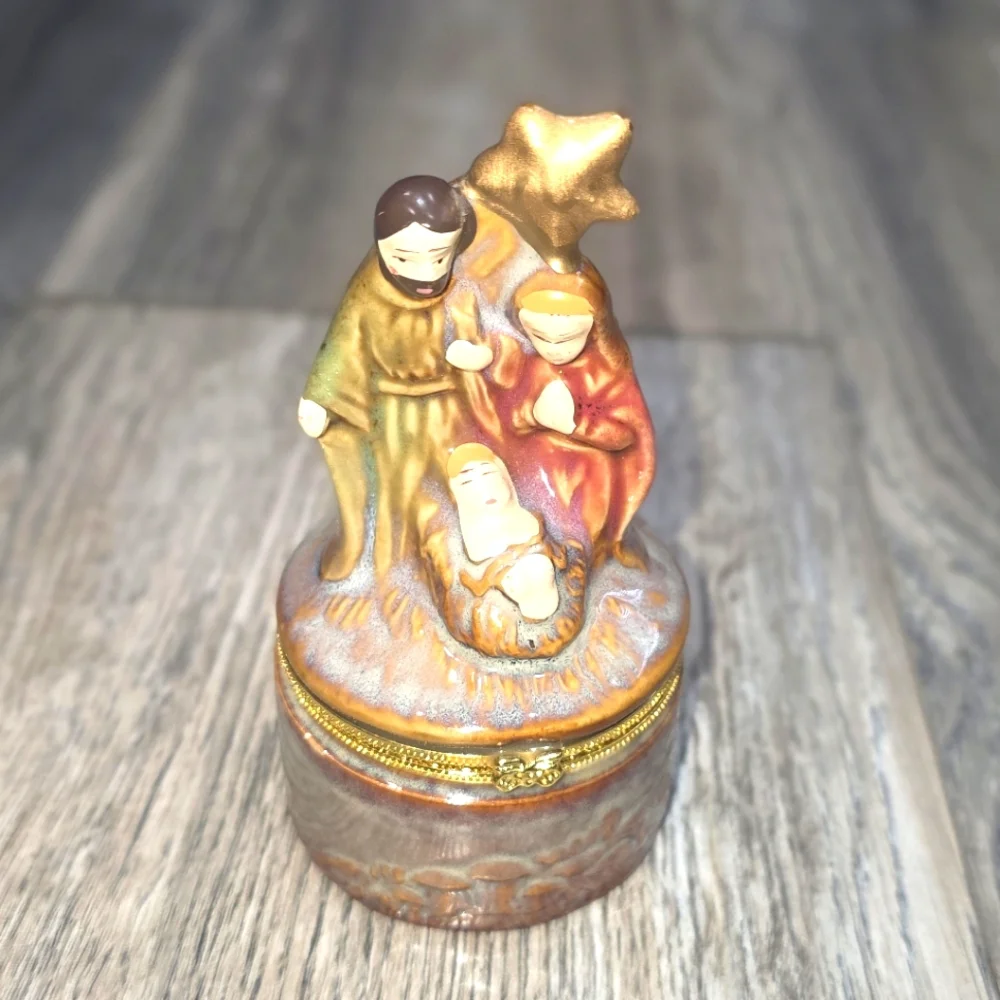 Nativity Scene Decorative Box - Picture 1 of 4
